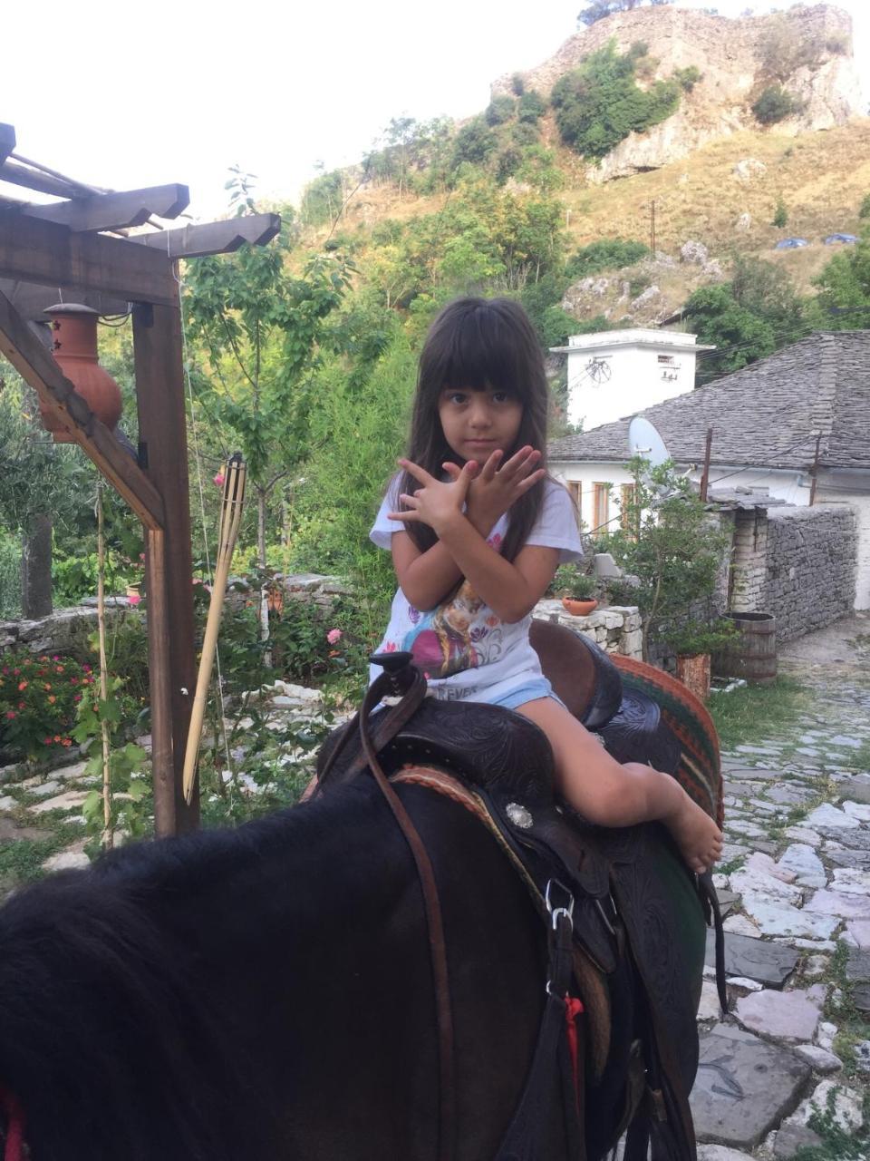 Konaku Guest House Gjirokastra Zewnętrze zdjęcie