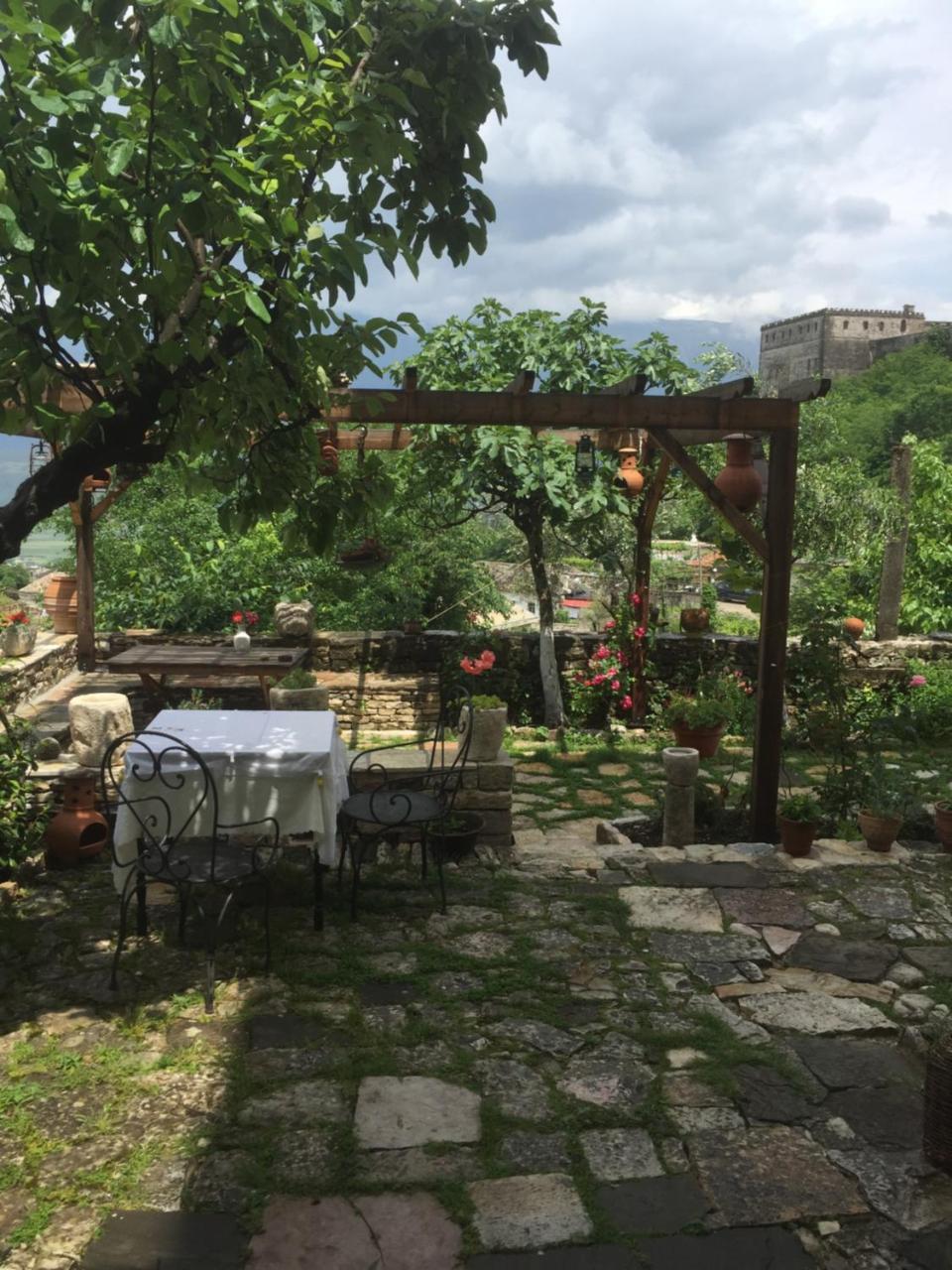 Konaku Guest House Gjirokastra Zewnętrze zdjęcie